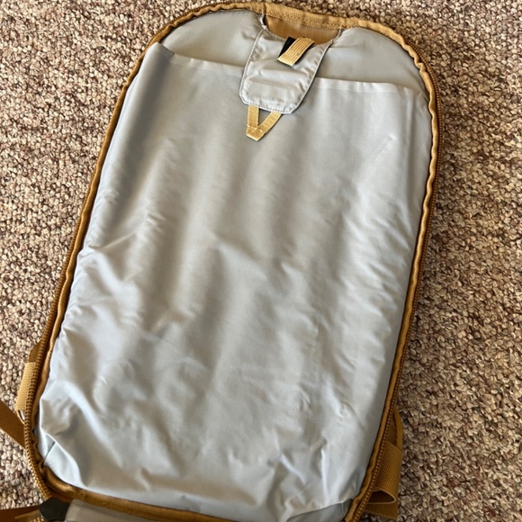 Backcountry Destination 30L travel / every day carry Backpack, tan - Picture 10 of 10